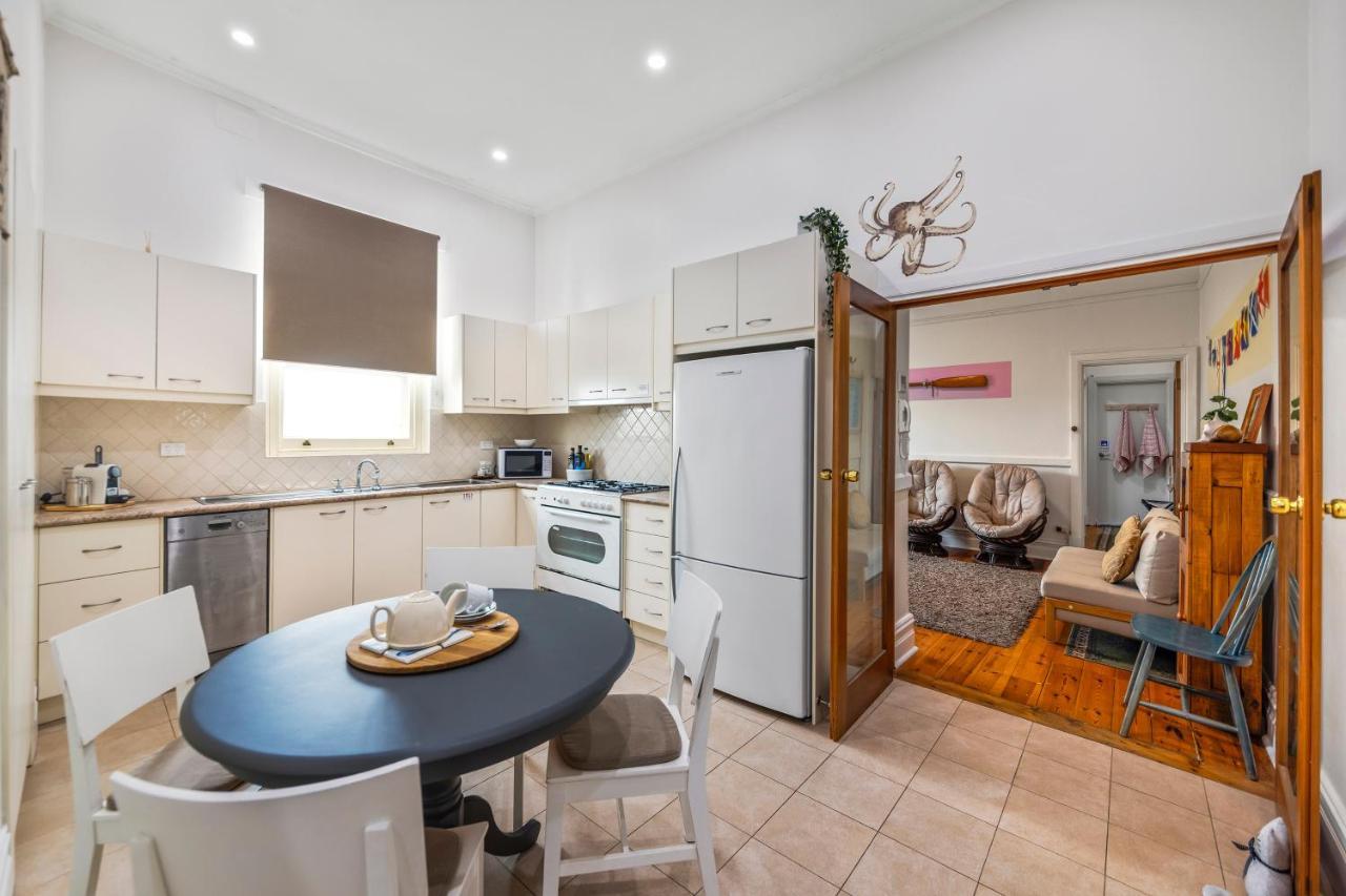 Kerrigan'S On Seaview- One Minute Walk To Beach - Not Beachfront Henley Beach South Exteriér fotografie